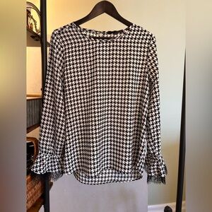 Harve Benard Black & White Houndstooth Blouse with Lace Trim